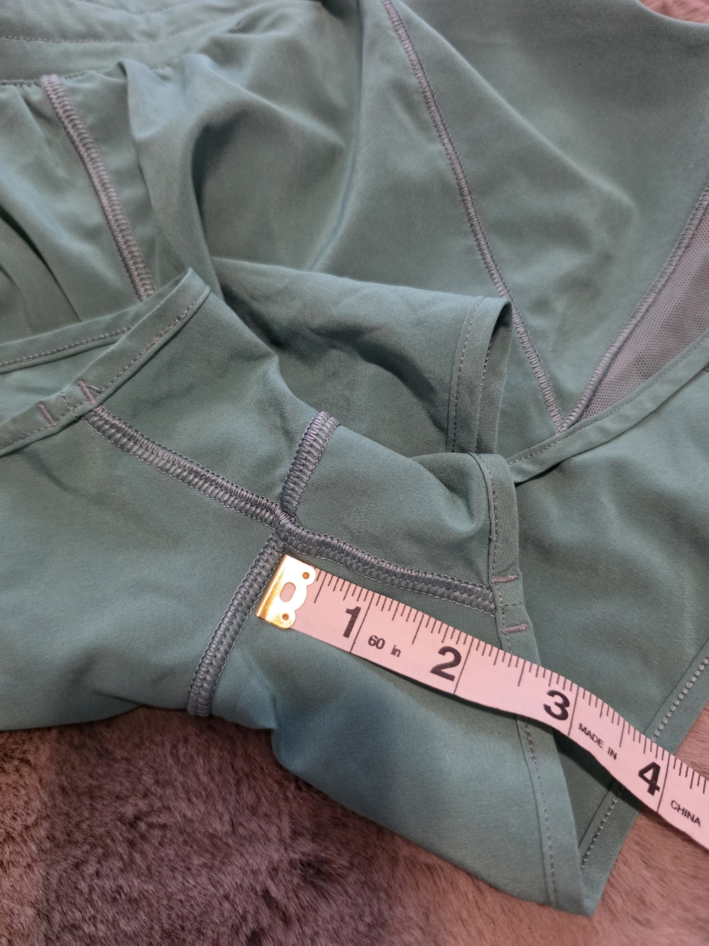 Lululemon Hotty Hot, 2.5" Lined, Sage Green, Size 8 - Picture 6 of 7